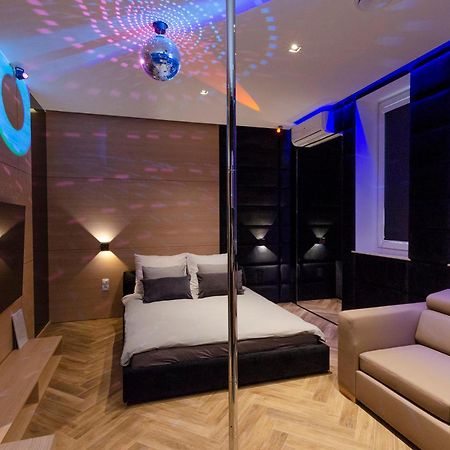 Lupoapartments Z Jacuzzi Pole Dance Leczycka 29 Klimatyzacja Parking Dostep Na Kod ウッチ エクステリア 写真